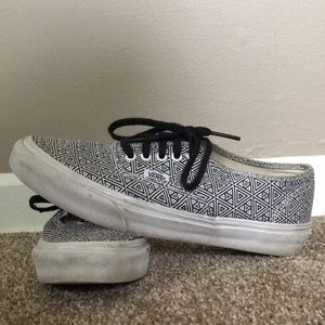 Vans black and white triangle design
